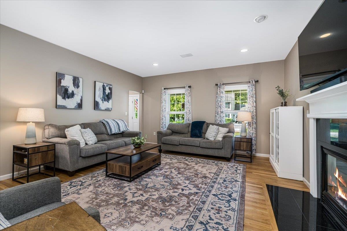 Merrimack, New Hampshire 03054, United States, 5 Bedrooms Bedrooms, ,4 BathroomsBathrooms,Residential,Active,178224