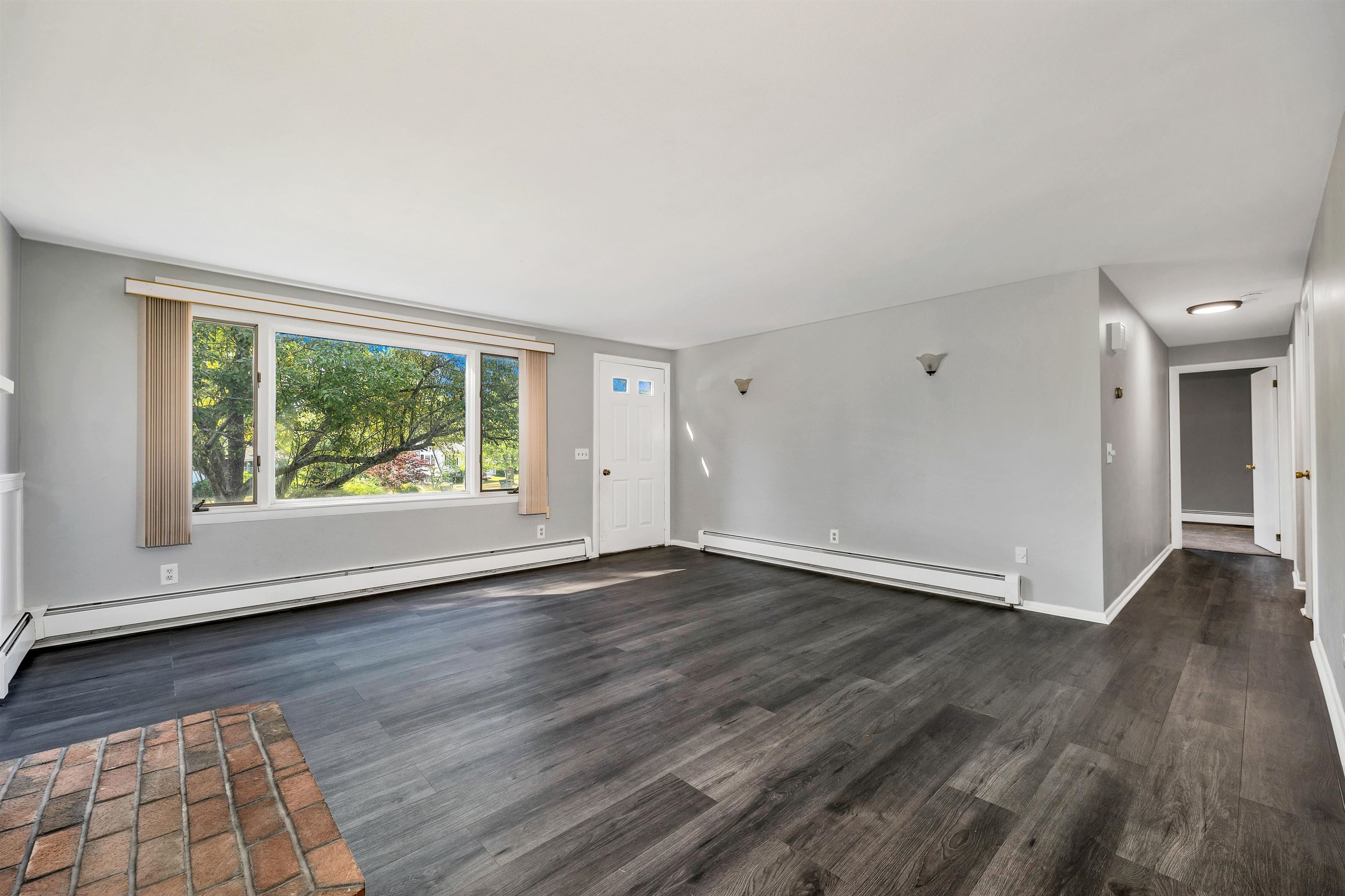 Laconia, New Hampshire 03246, United States, 3 Bedrooms Bedrooms, ,1 BathroomBathrooms,Residential,Pending,182767