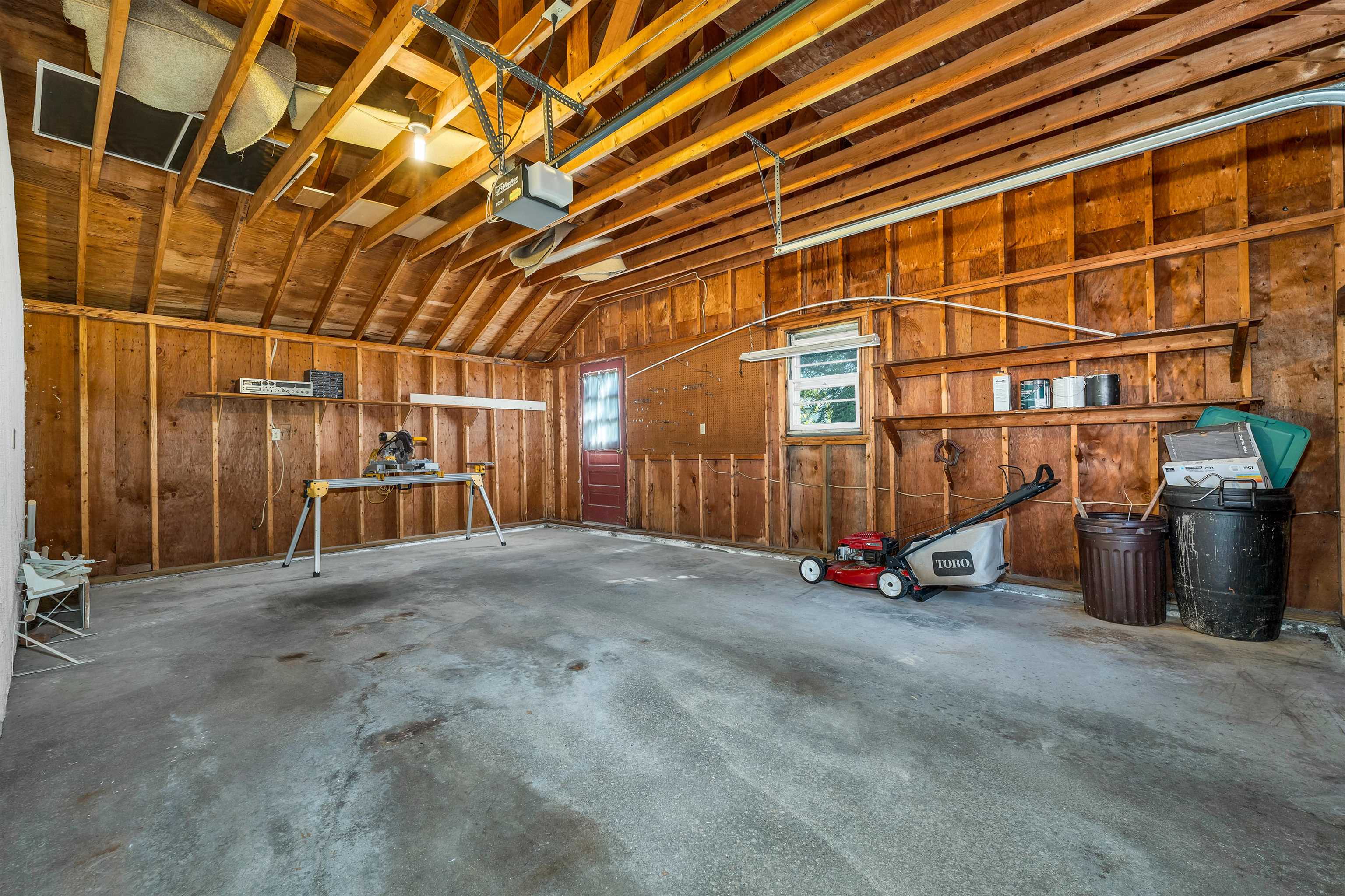 Laconia, New Hampshire 03246, United States, 3 Bedrooms Bedrooms, ,1 BathroomBathrooms,Residential,Pending,182767