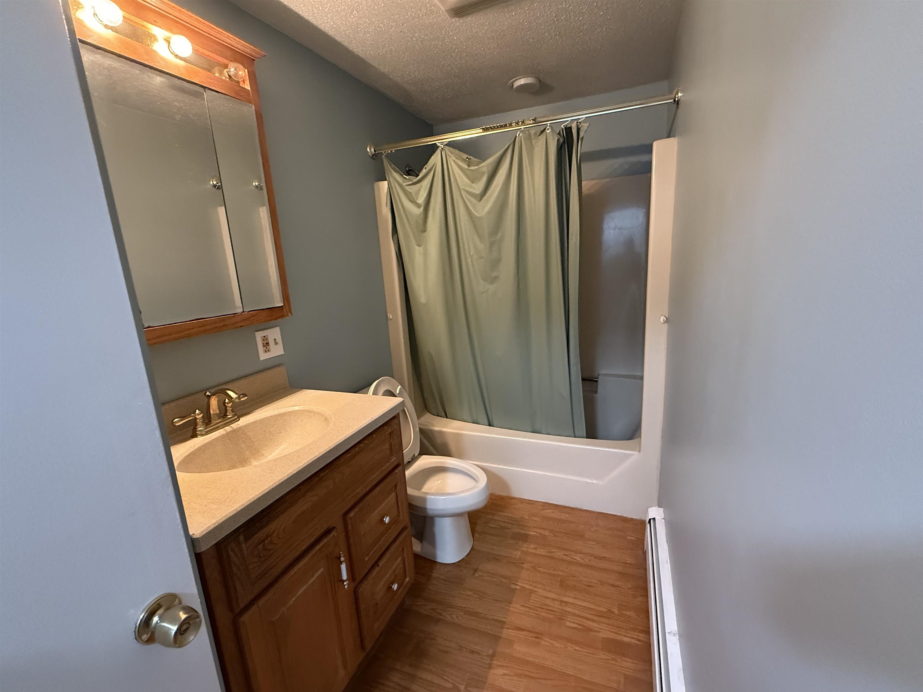 Laconia, New Hampshire 03246, United States, 3 Bedrooms Bedrooms, ,1 BathroomBathrooms,Residential,Pending,182767