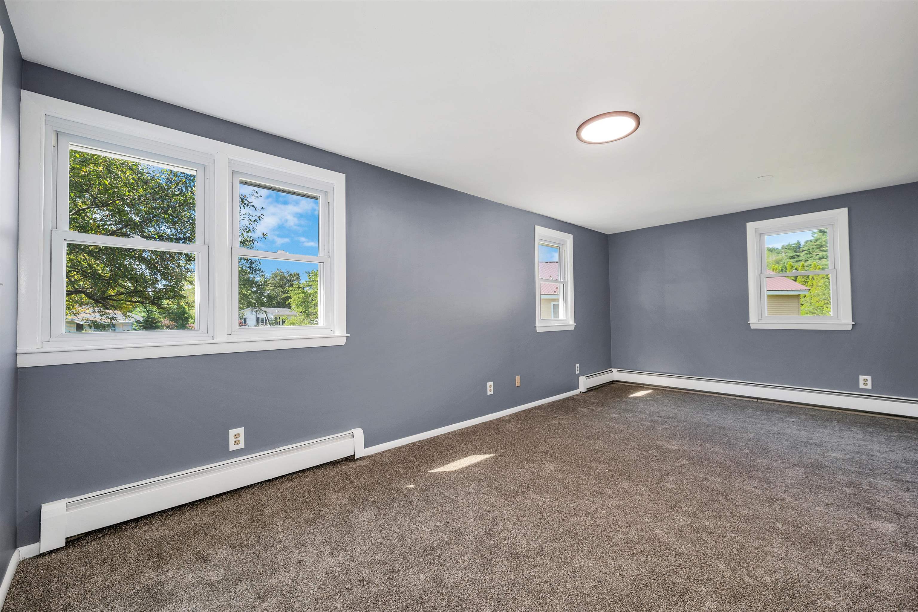 Laconia, New Hampshire 03246, United States, 3 Bedrooms Bedrooms, ,1 BathroomBathrooms,Residential,Pending,182767