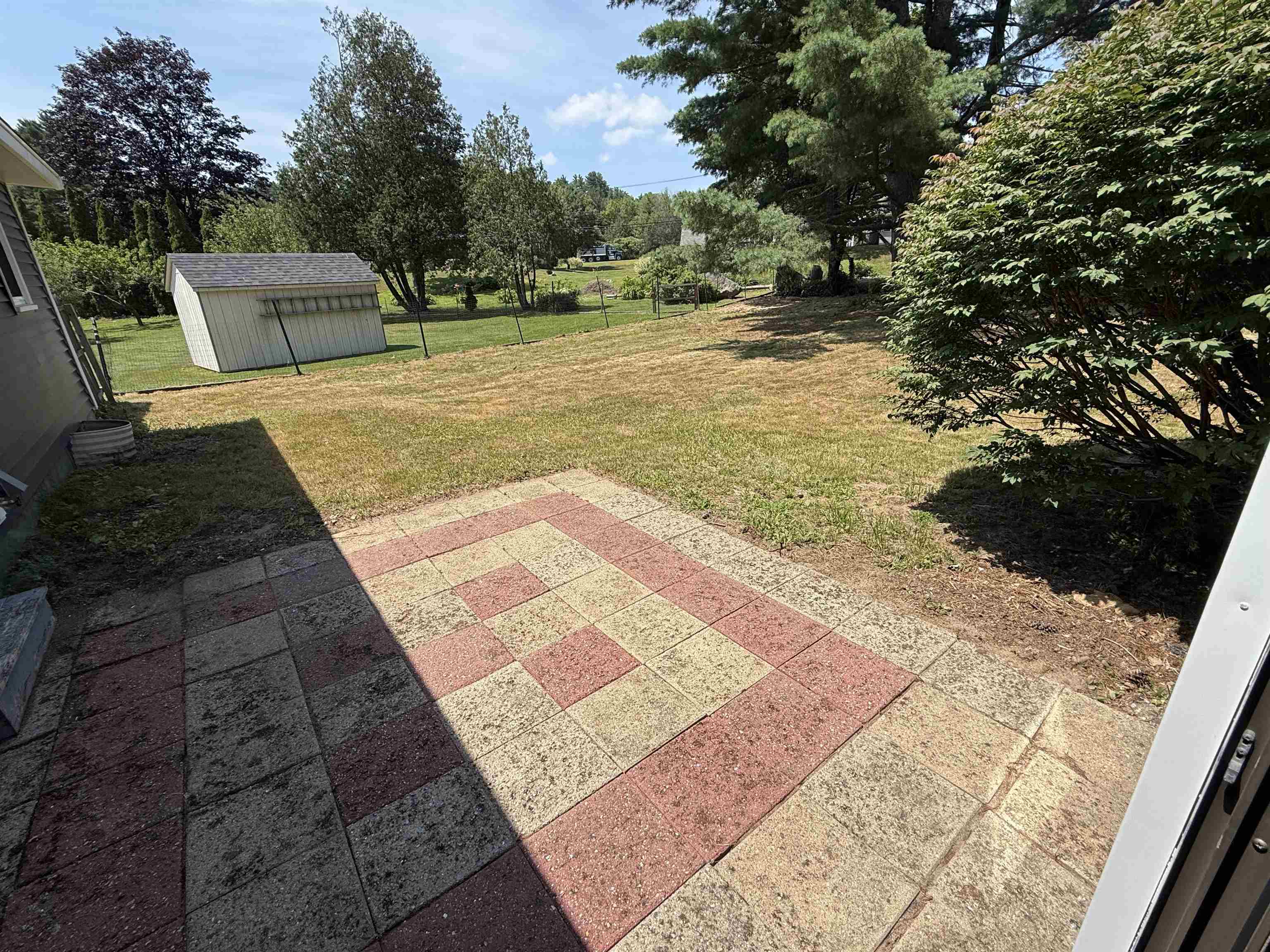 Laconia, New Hampshire 03246, United States, 3 Bedrooms Bedrooms, ,1 BathroomBathrooms,Residential,Pending,182767