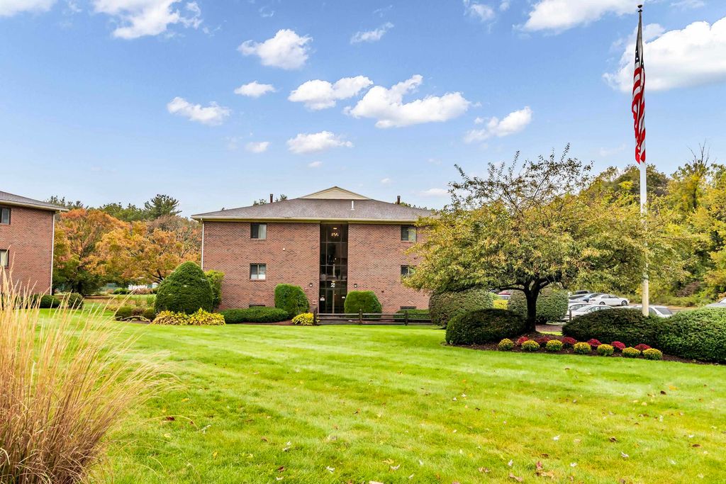 Photo of 213 Abbott Farm Lane, Hudson, NH 03051 (MLS # 5076636)