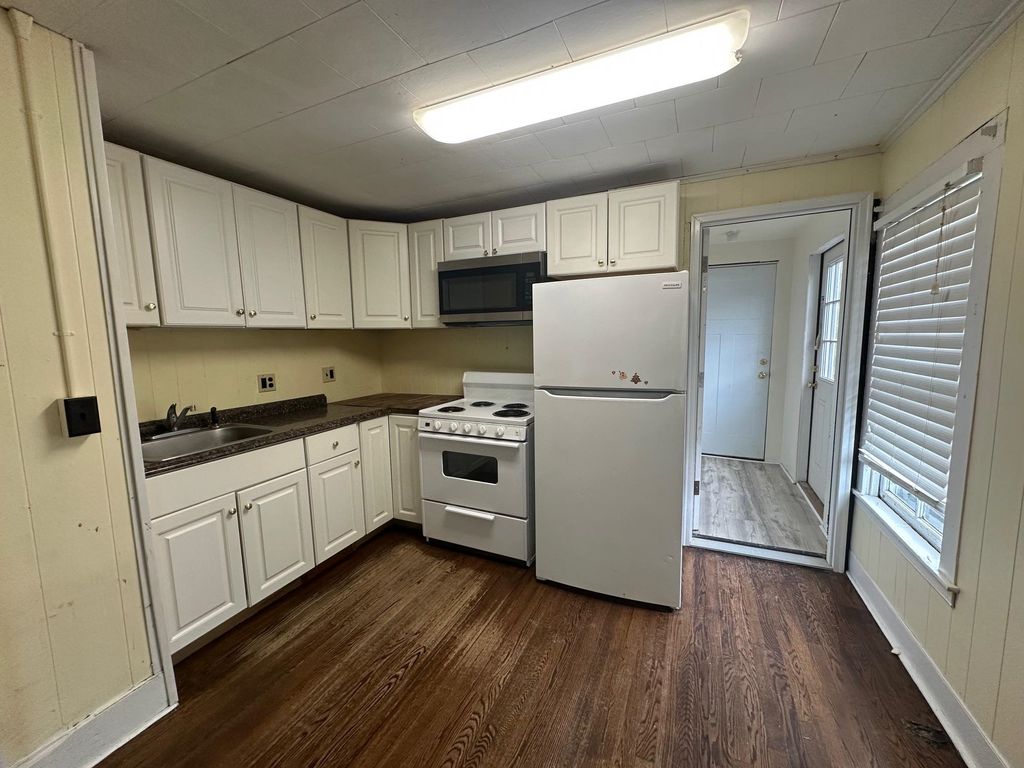 Photo of 23 Ashuelot Street #B, Winchester, NH 03470 (MLS # 5067390)