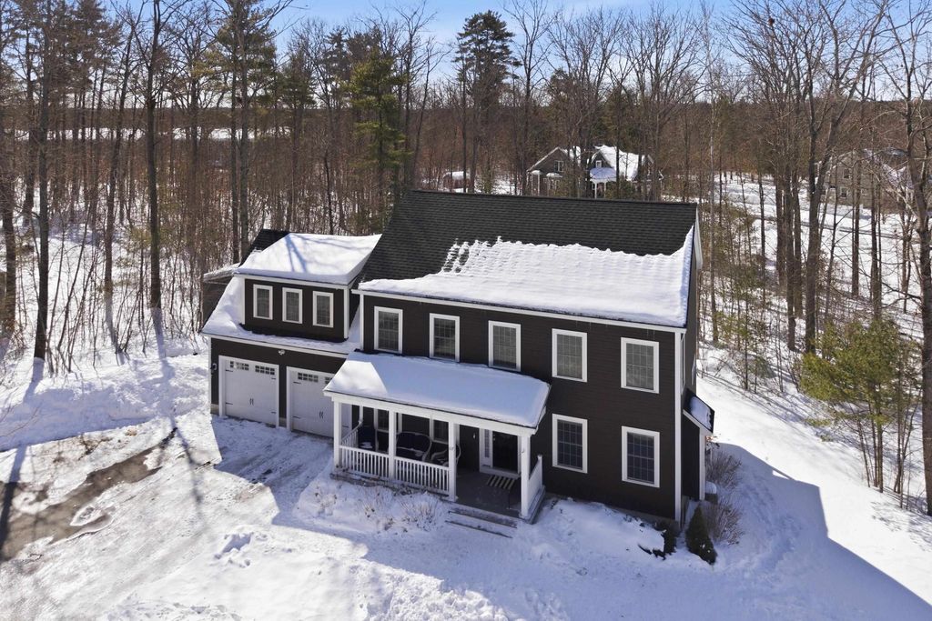 Photo of 107 Village Place Drive, Barrington, NH 03825 (MLS # 5078332)