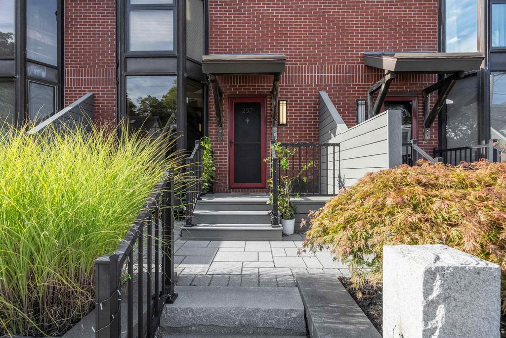 Photo of 237 Islington Street #2, Portsmouth, NH 03801 (MLS # 5063700)