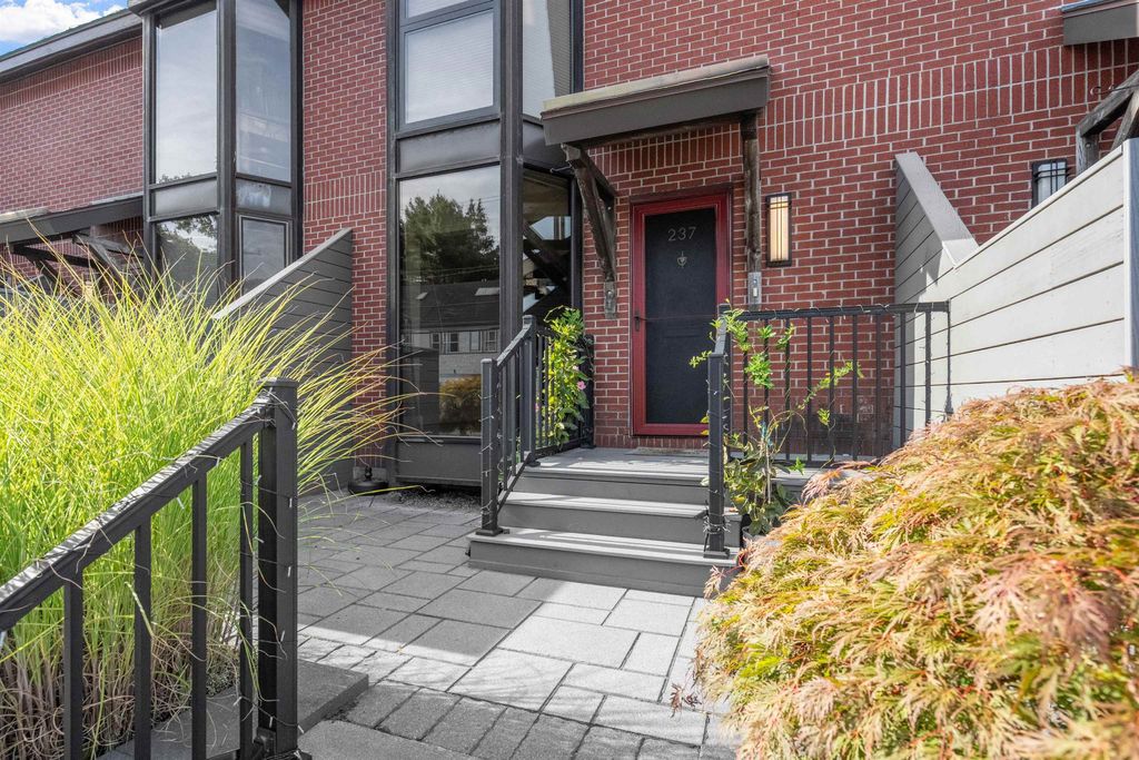Photo of 237 Islington Street #2, Portsmouth, NH 03801 (MLS # 5063700)