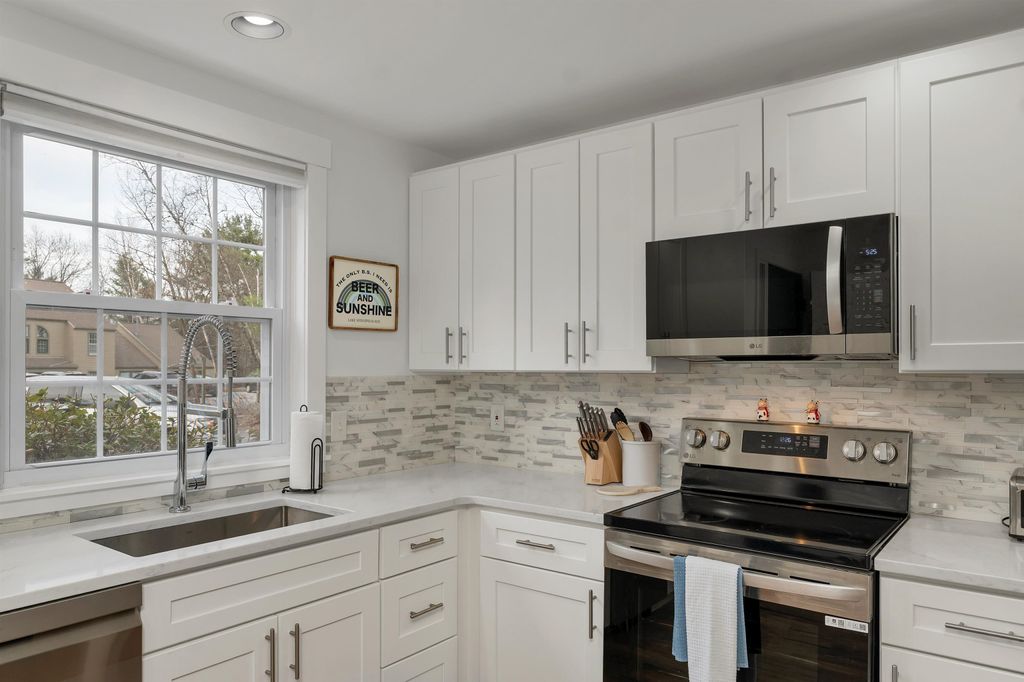 Photo of 1465 Hooksett Road #303, Hooksett, NH 03106 (MLS # 5083293)