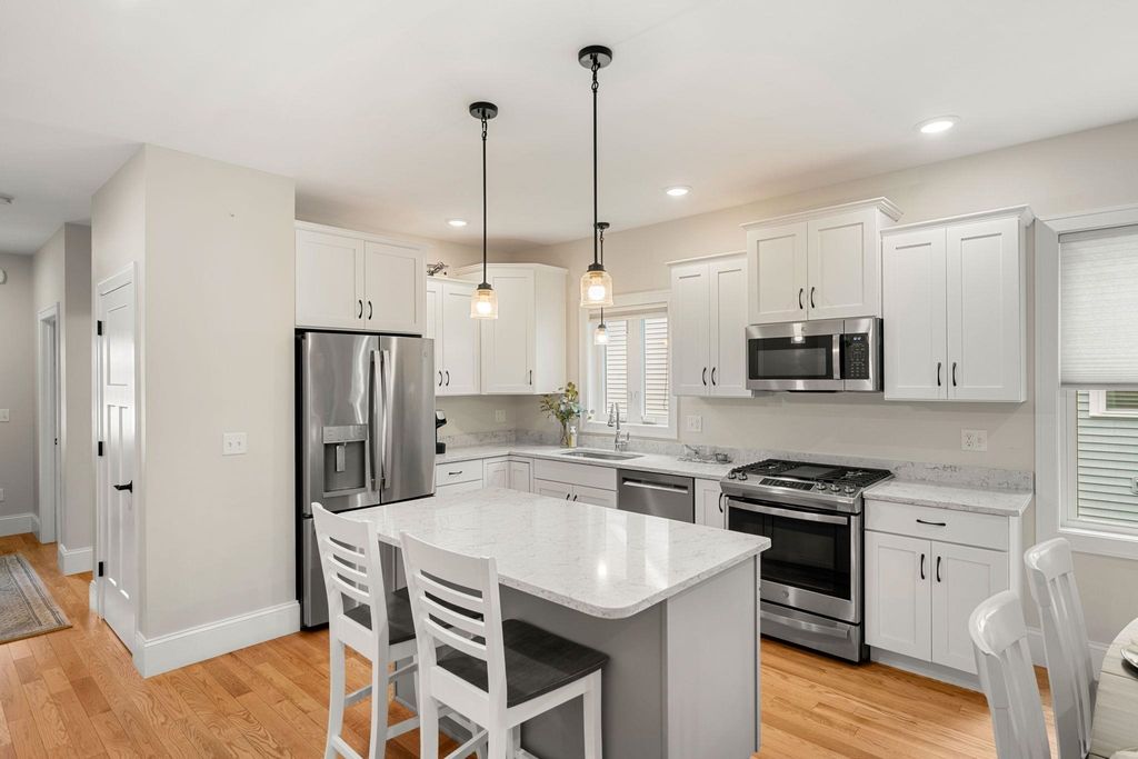 Photo of 27 Abenaki Circle, Merrimack, NH 03054 (MLS # 5084906)