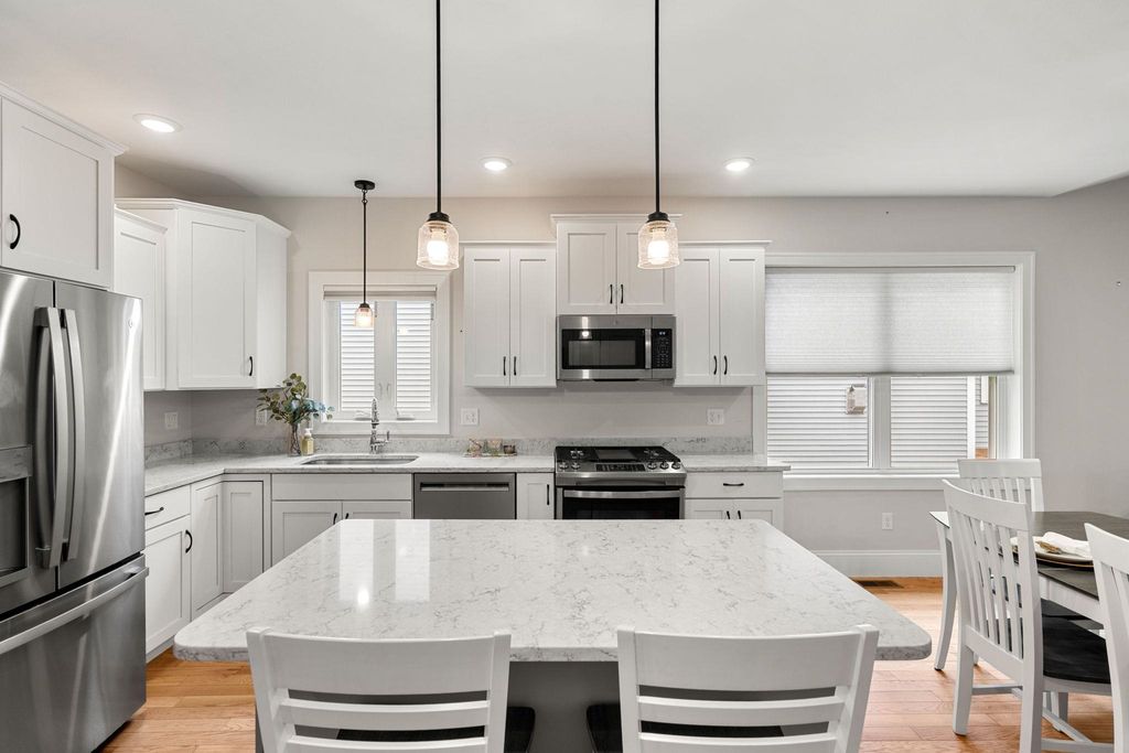 Photo of 27 Abenaki Circle, Merrimack, NH 03054 (MLS # 5084906)