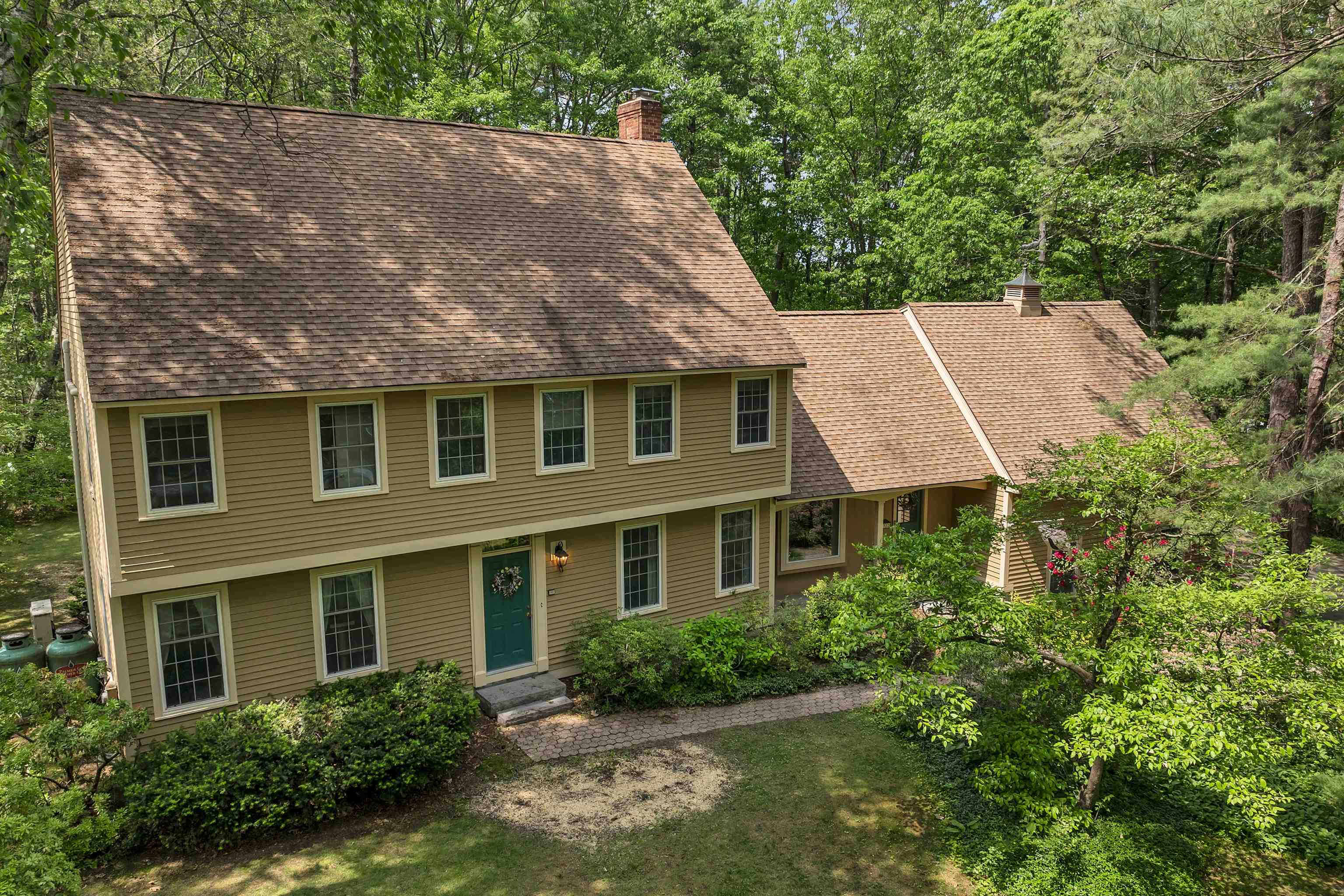 32 Holton Circle