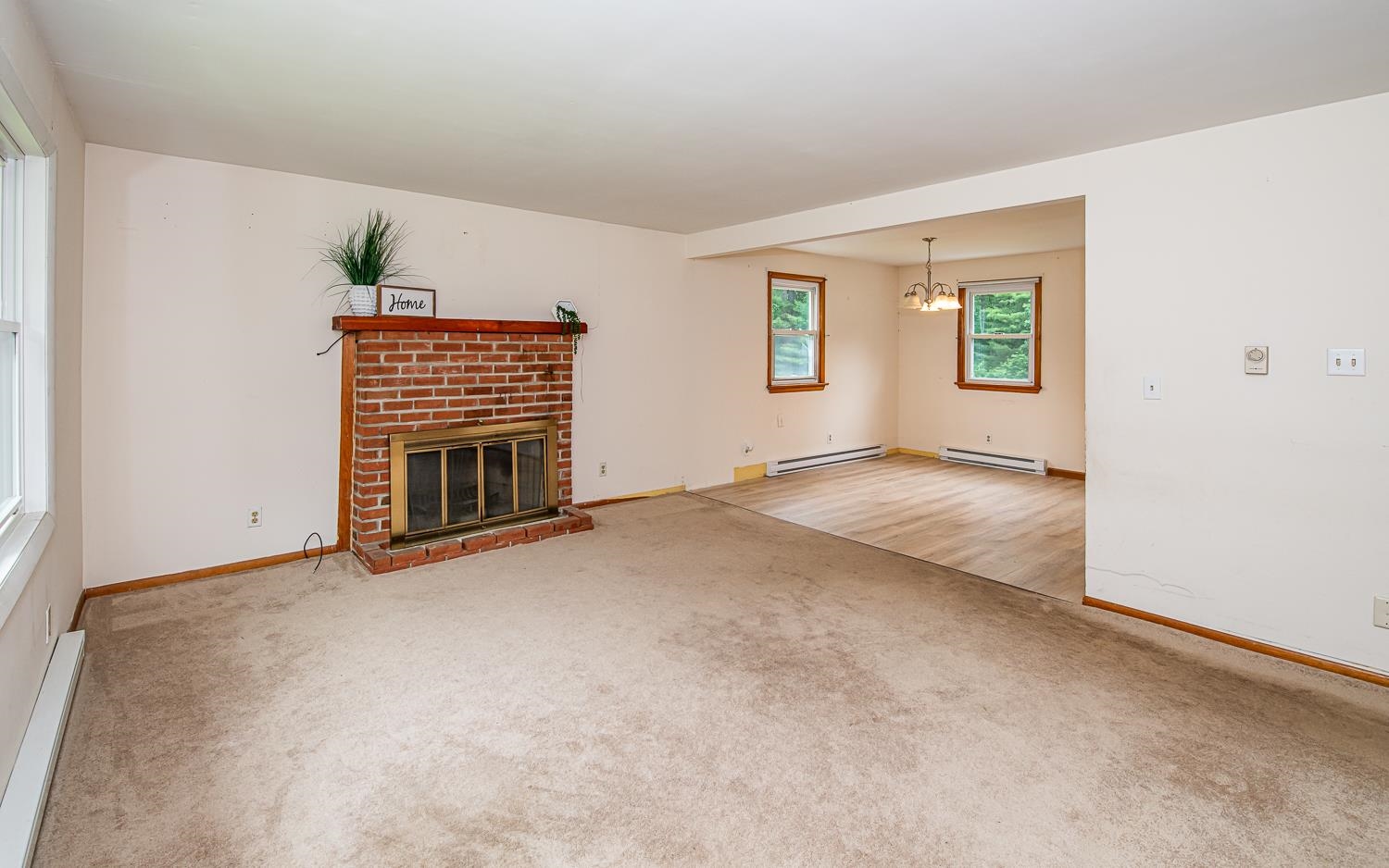 Hudson, New Hampshire 03051, United States, 3 Bedrooms Bedrooms, ,1 BathroomBathrooms,Residential,Pending,151407