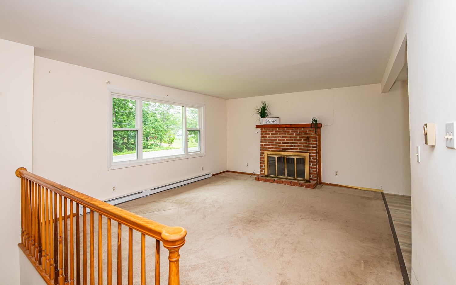 Hudson, New Hampshire 03051, United States, 3 Bedrooms Bedrooms, ,1 BathroomBathrooms,Residential,Pending,151407