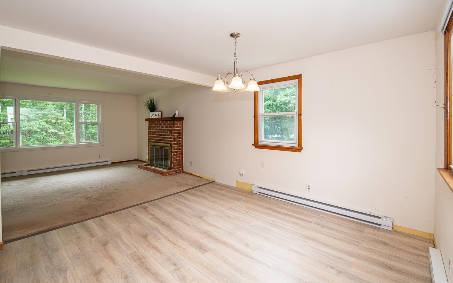 Hudson, New Hampshire 03051, United States, 3 Bedrooms Bedrooms, ,1 BathroomBathrooms,Residential,Pending,151407