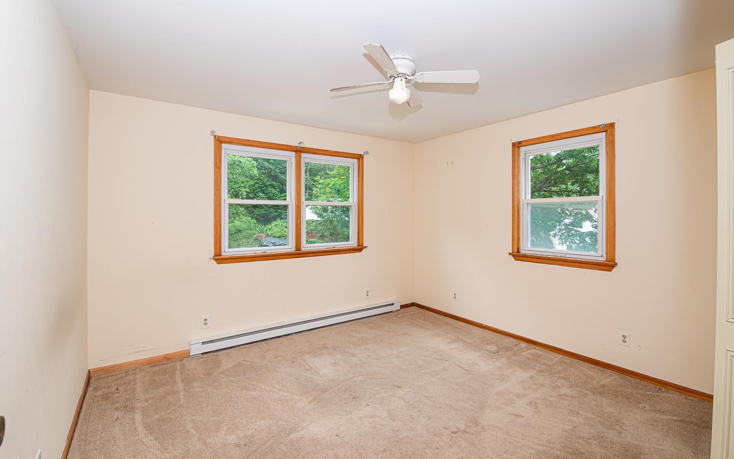 Hudson, New Hampshire 03051, United States, 3 Bedrooms Bedrooms, ,1 BathroomBathrooms,Residential,Pending,151407