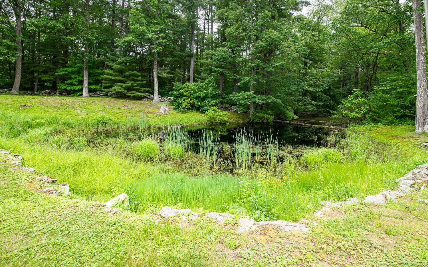 Hudson, New Hampshire 03051, United States, 3 Bedrooms Bedrooms, ,1 BathroomBathrooms,Residential,Pending,151407