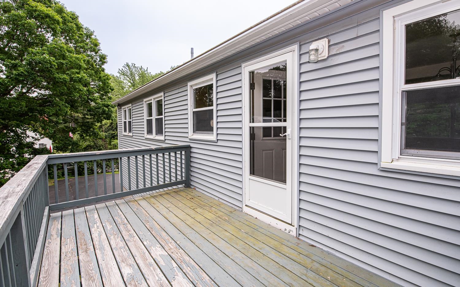 Hudson, New Hampshire 03051, United States, 3 Bedrooms Bedrooms, ,1 BathroomBathrooms,Residential,Pending,151407