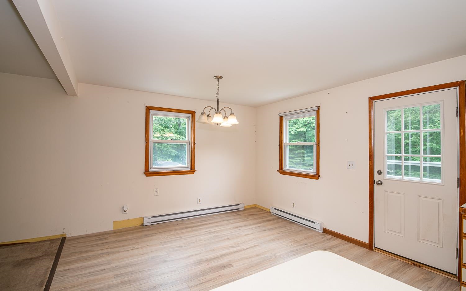 Hudson, New Hampshire 03051, United States, 3 Bedrooms Bedrooms, ,1 BathroomBathrooms,Residential,Pending,151407