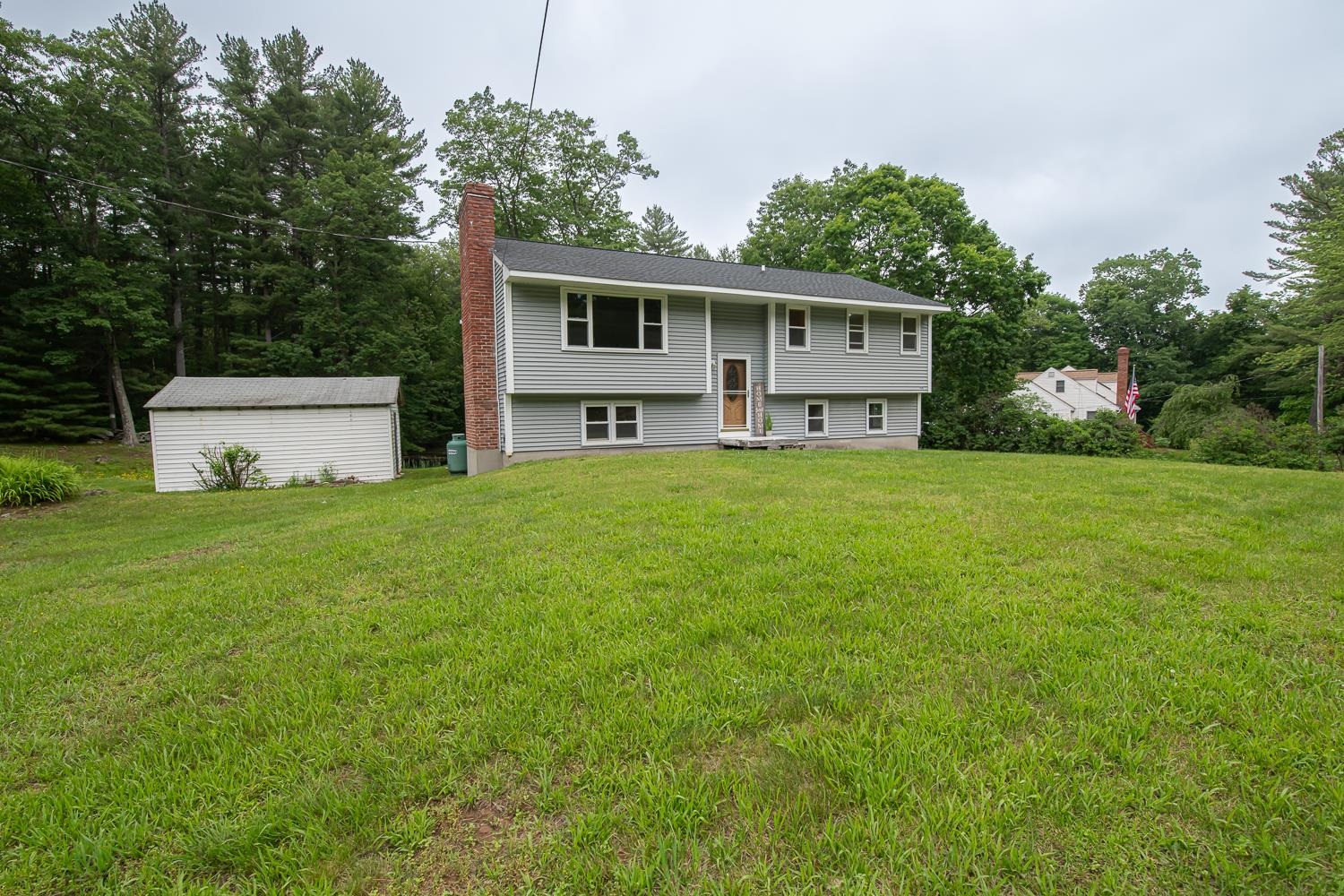 Hudson, New Hampshire 03051, United States, 3 Bedrooms Bedrooms, ,1 BathroomBathrooms,Residential,Pending,151407