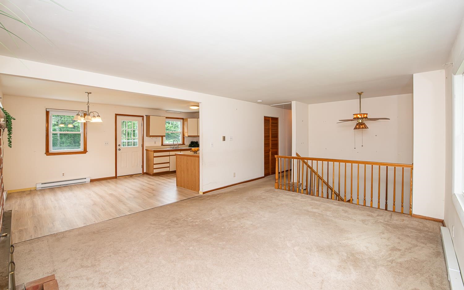 Hudson, New Hampshire 03051, United States, 3 Bedrooms Bedrooms, ,1 BathroomBathrooms,Residential,Pending,151407