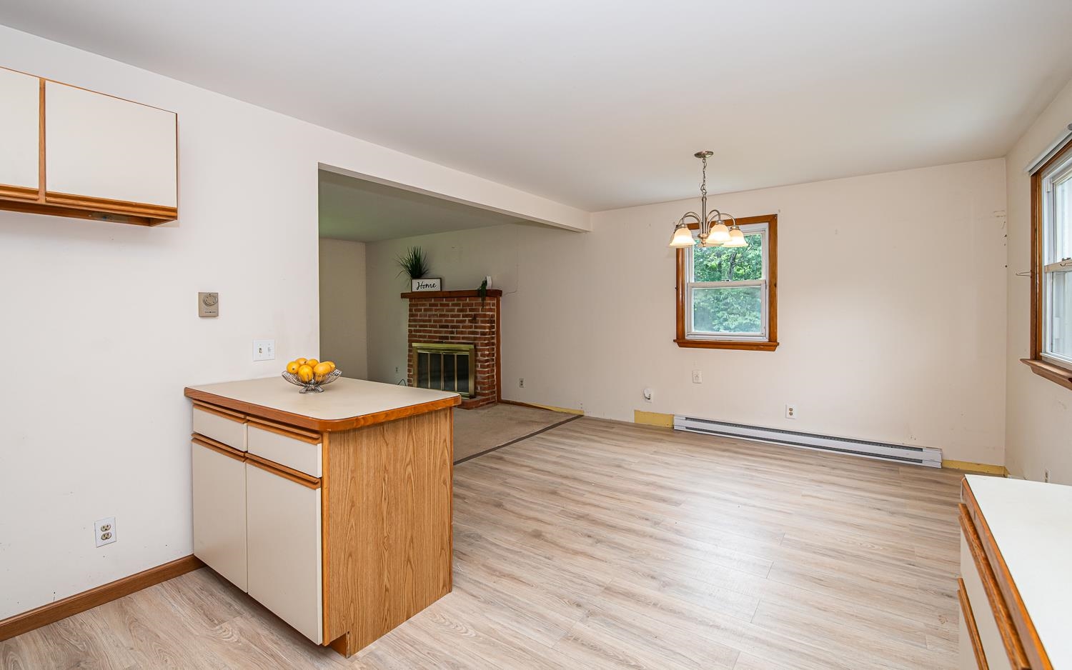 Hudson, New Hampshire 03051, United States, 3 Bedrooms Bedrooms, ,1 BathroomBathrooms,Residential,Pending,151407