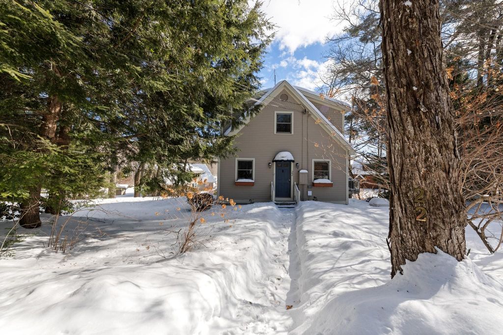 Photo of 22 Crescent Lane, Hebron, NH 03241 (MLS # 5077873)
