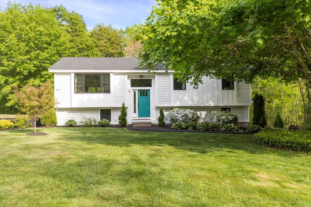 Photo of 29 Frontier Street, Rye, NH 03870 (MLS # 5087894)