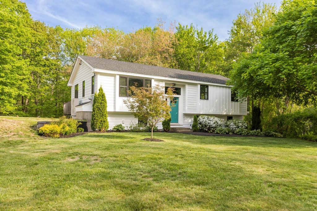 Photo of 29 Frontier Street, Rye, NH 03870 (MLS # 5087894)