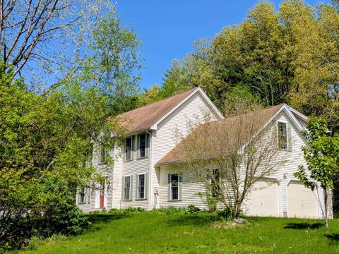 4 Sheridan Drive Londonderry NH 03053
