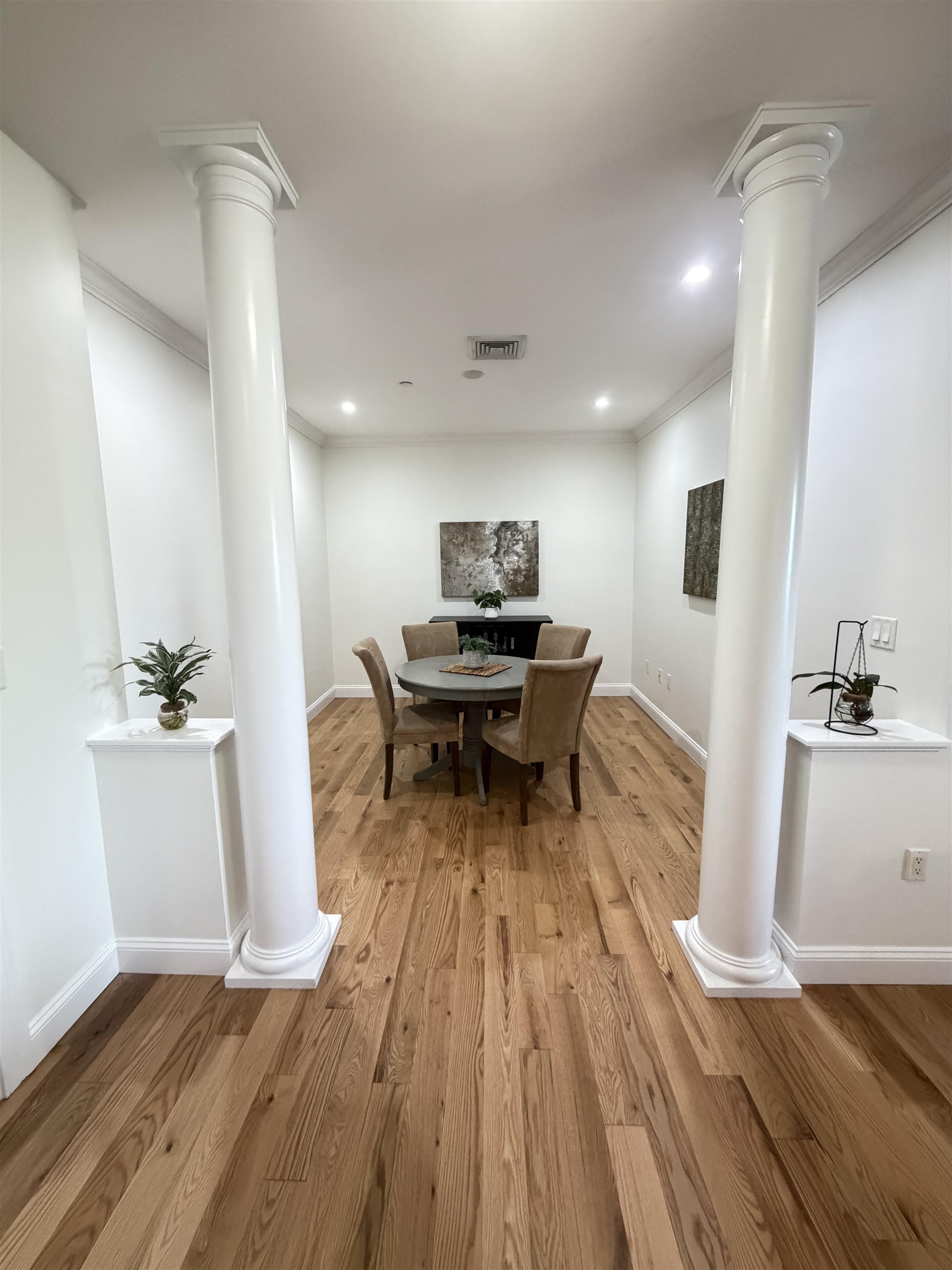 52 Main Street 402
