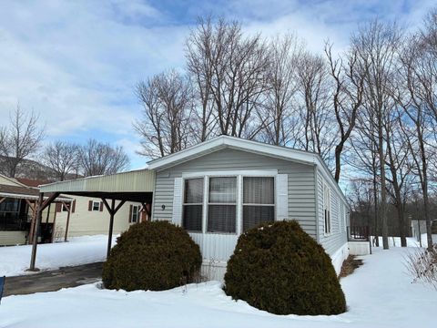 9 Paradise Street Gorham NH 03581