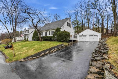 8 Oakdale Avenue Nashua NH 03062