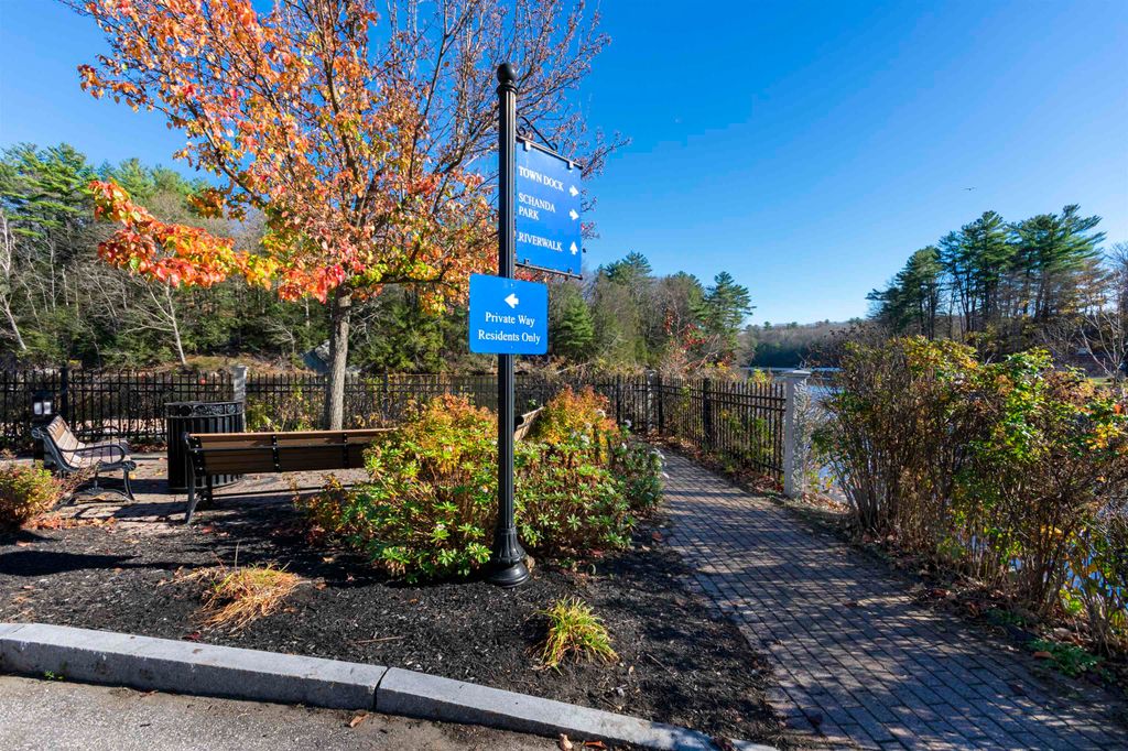 Photo of 4 Water Street, Newmarket, NH 03857 (MLS # 5082434)