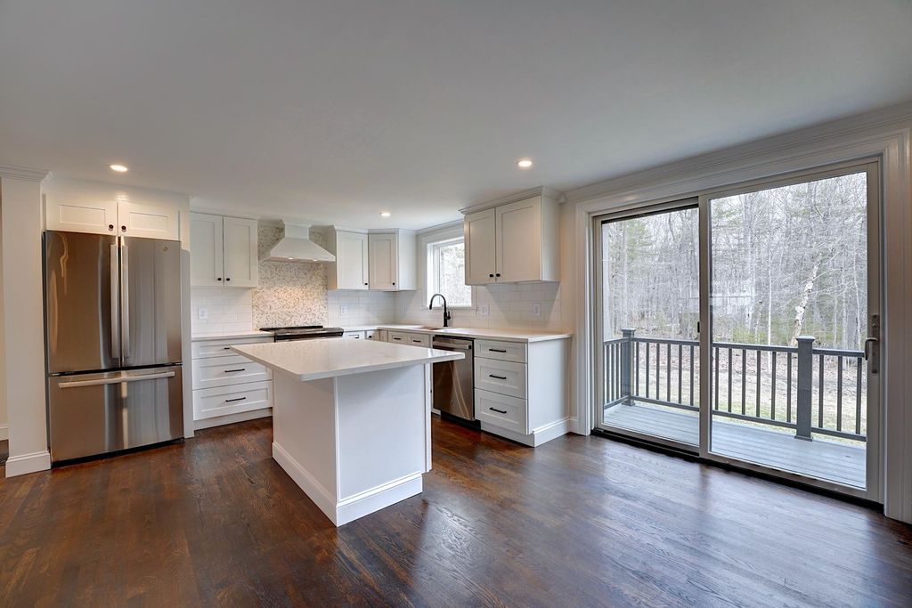 Photo of 137 Walker Bungalow Road, Portsmouth, NH 03801 (MLS # 5080781)