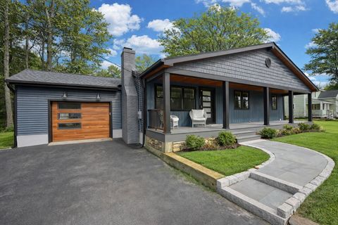 Photo of 137 Walker Bungalow Road, Portsmouth, NH 03801 (MLS # 5080781)