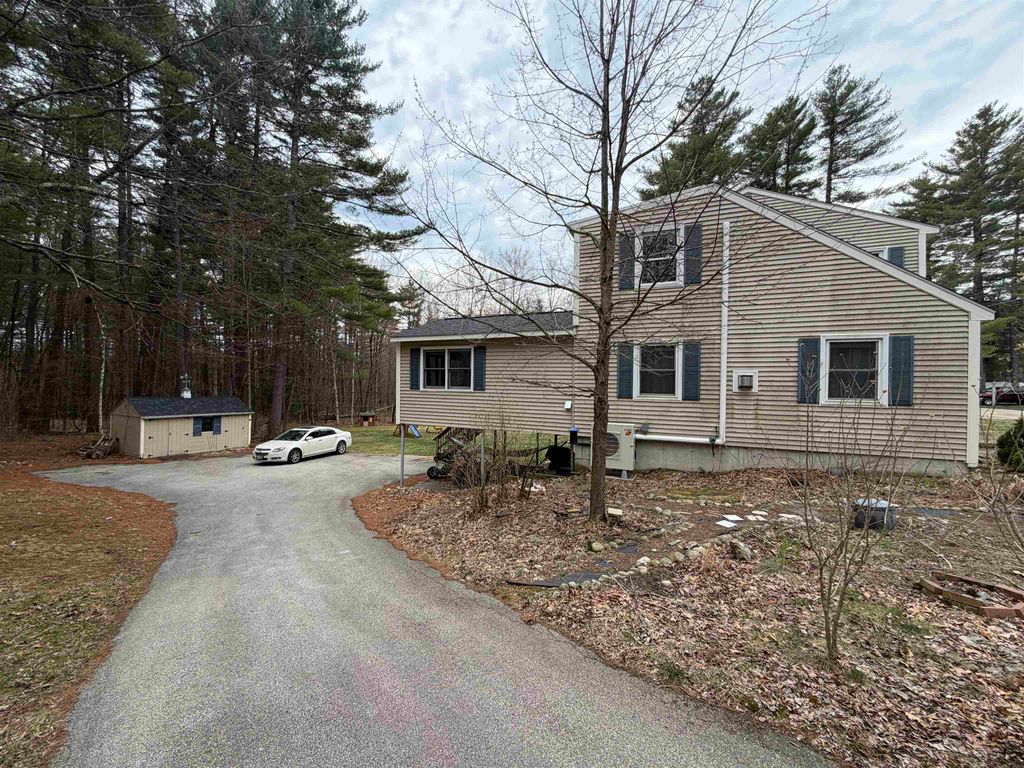Photo of 27 Flint Pond Drive, Hollis, NH 03049 (MLS # 5083319)