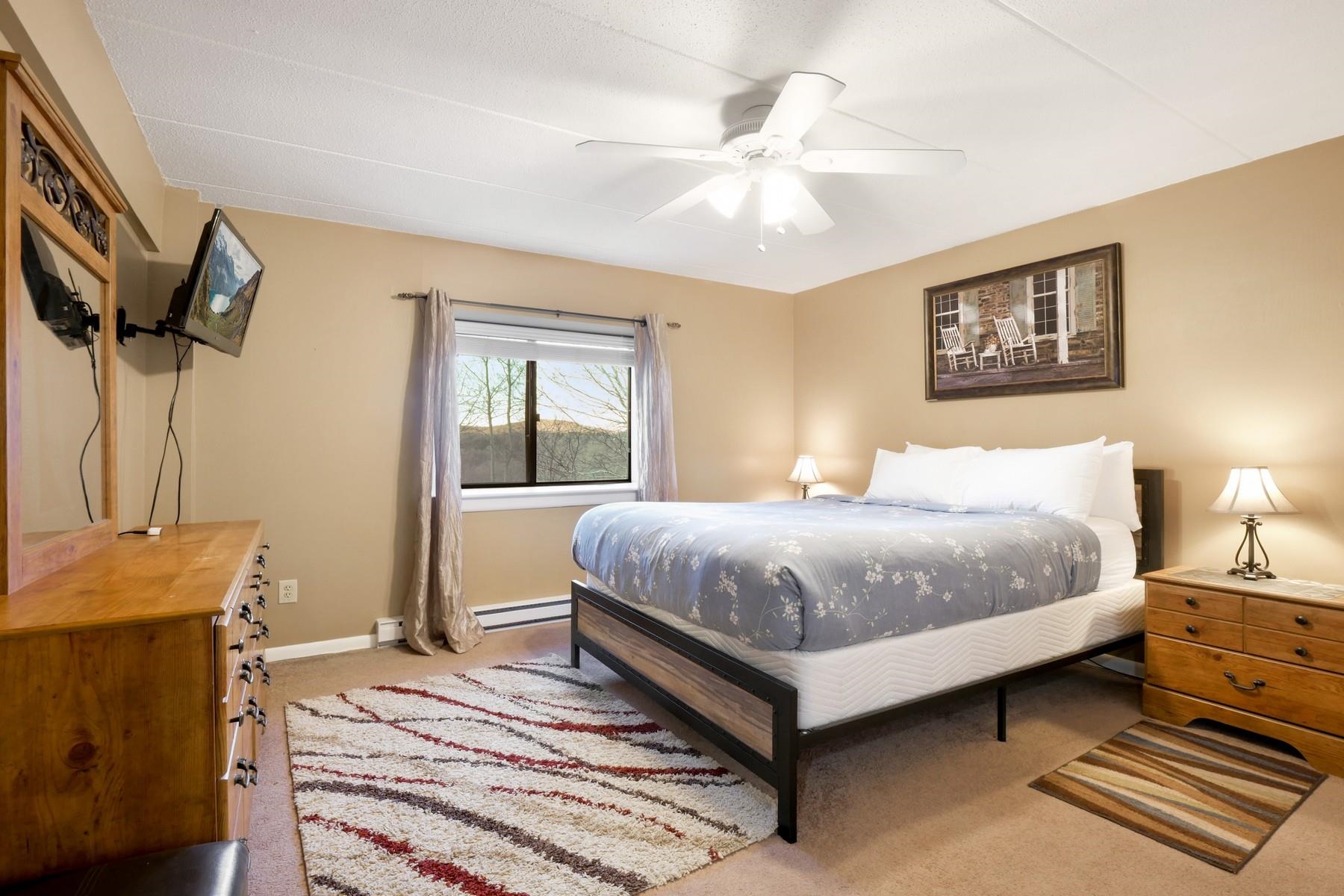 137 East Mountain Road IID02