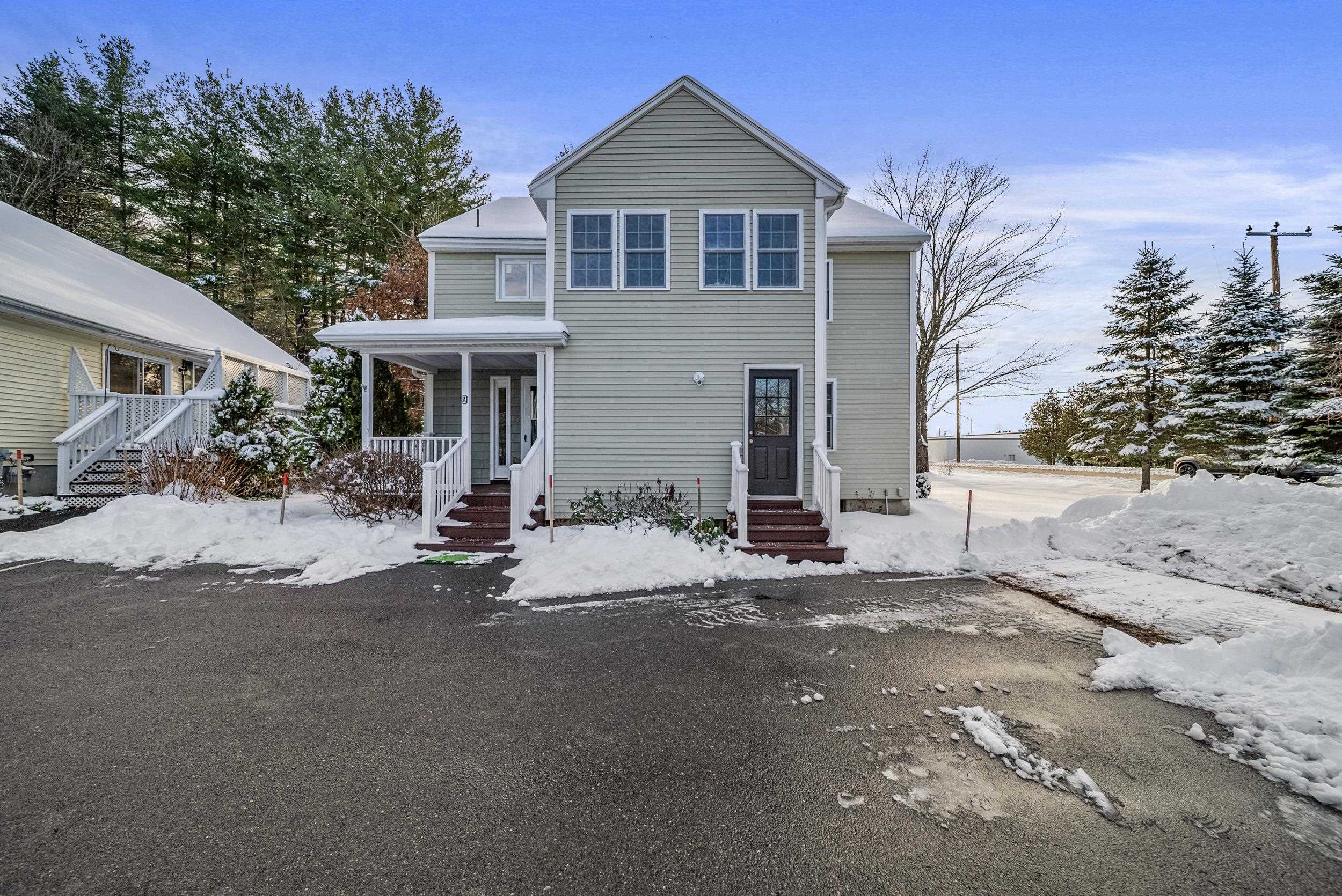 15 A Roosevelt Avenue