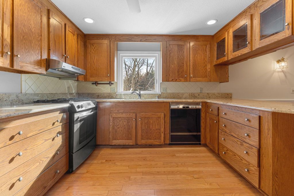 Photo of 12 Fairway Drive, Amherst, NH 03031 (MLS # 5071930)