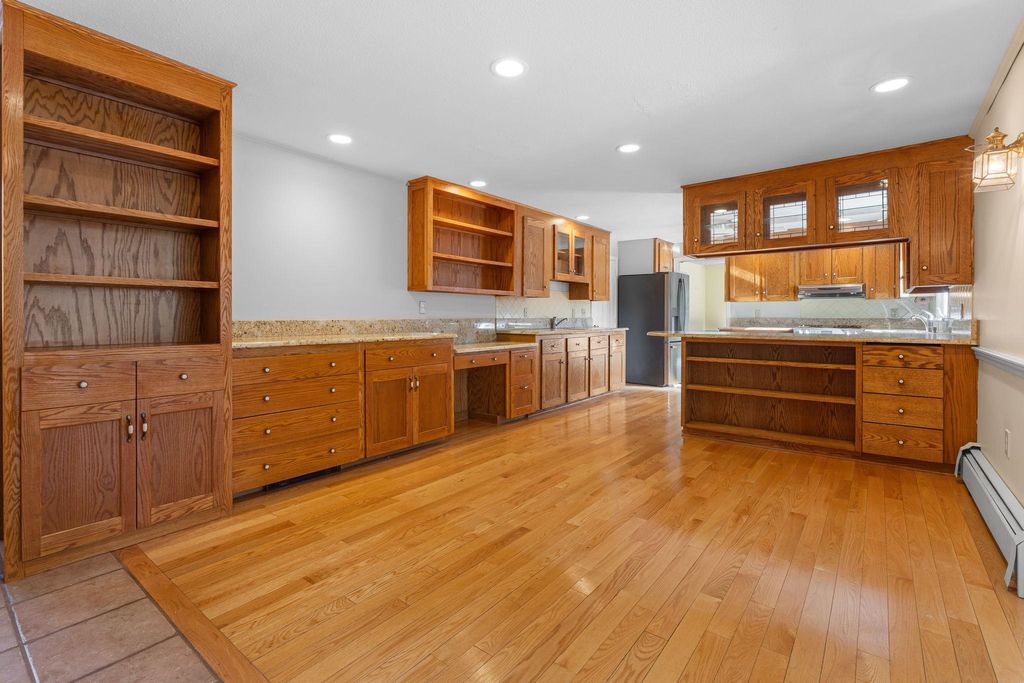 Photo of 12 Fairway Drive, Amherst, NH 03031 (MLS # 5071930)