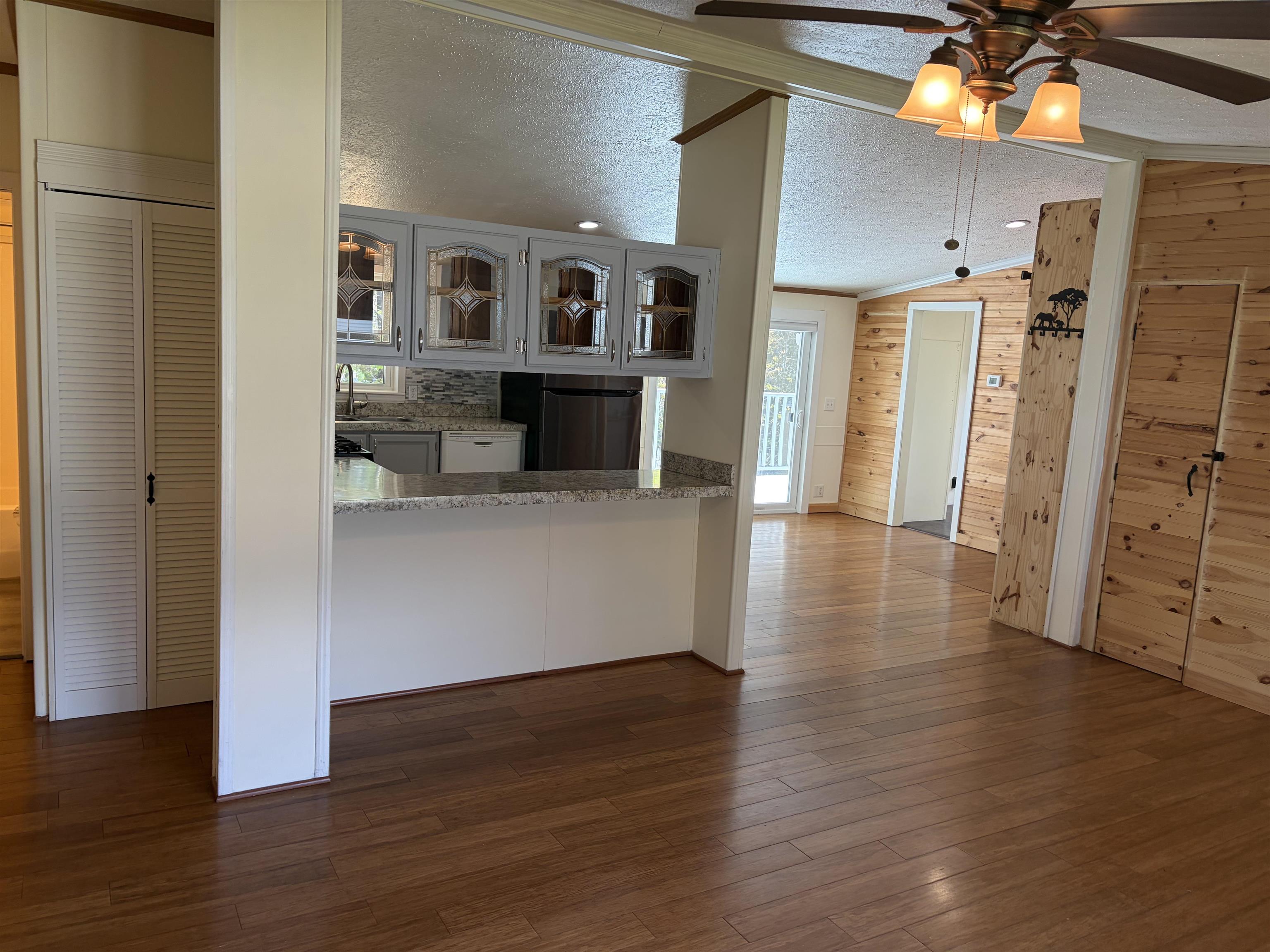10 Eric Avenue