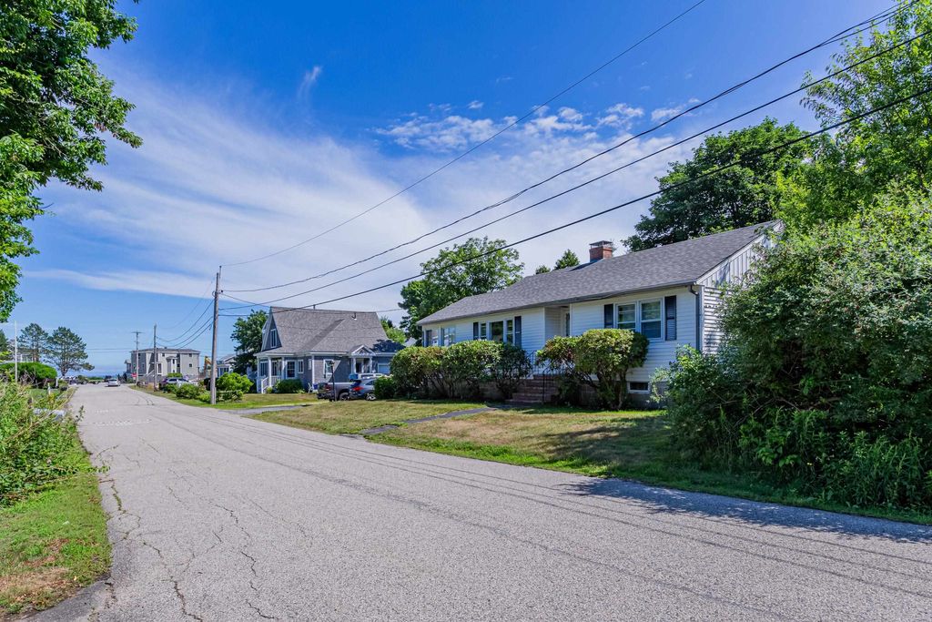 Photo of 18 Baker Avenue, Rye, NH 03870 (MLS # 5065344)