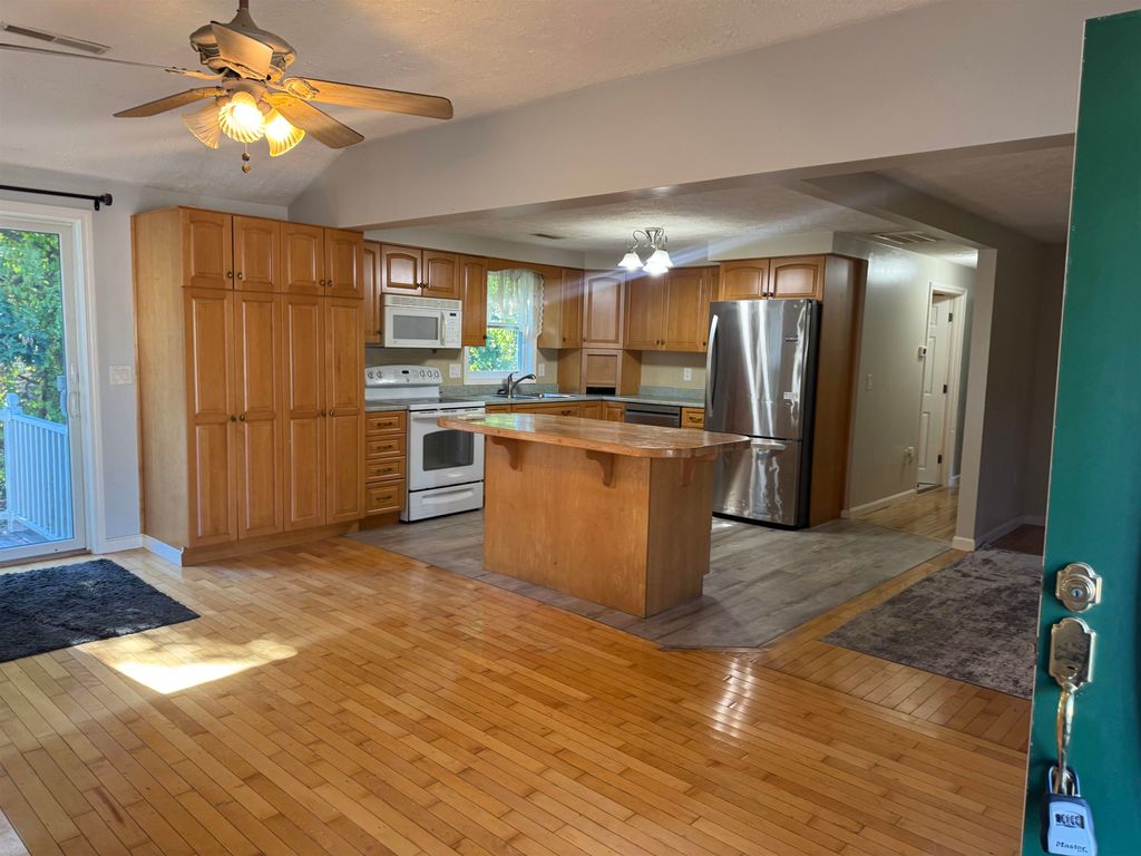 Photo of 1 Kerri Lane, Hooksett, NH 03106 (MLS # 5063867)