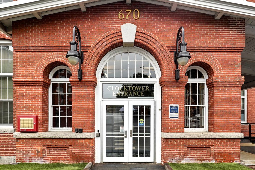 Photo of 670 Commercial Street, Manchester, NH 03101 (MLS # 5061524)
