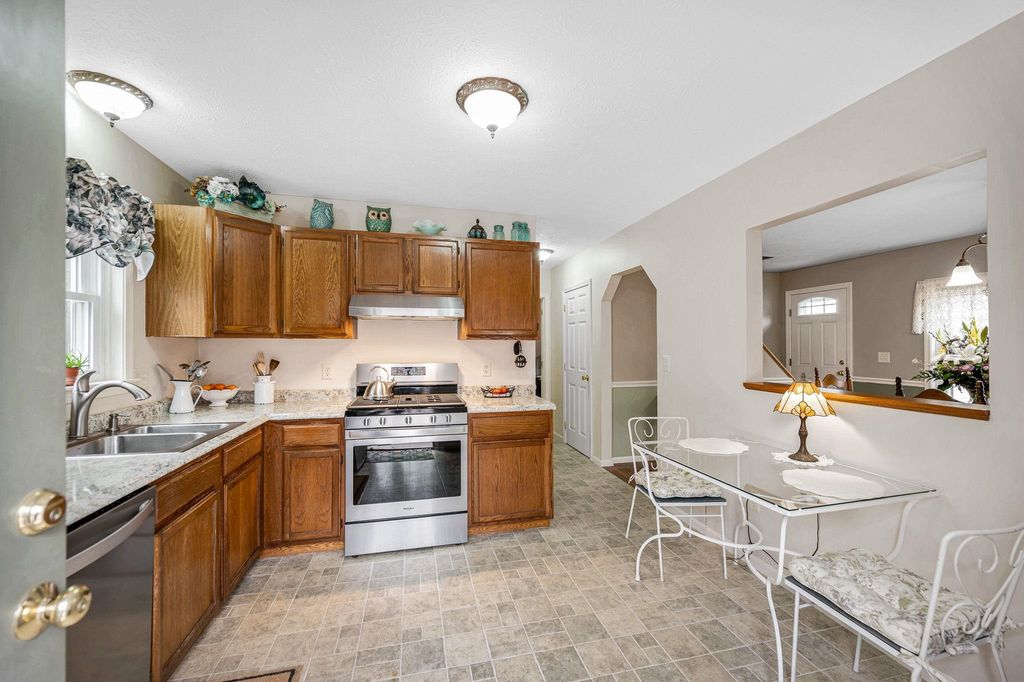 Photo of 11 Linden Street, Hudson, NH 03051 (MLS # 5080678)