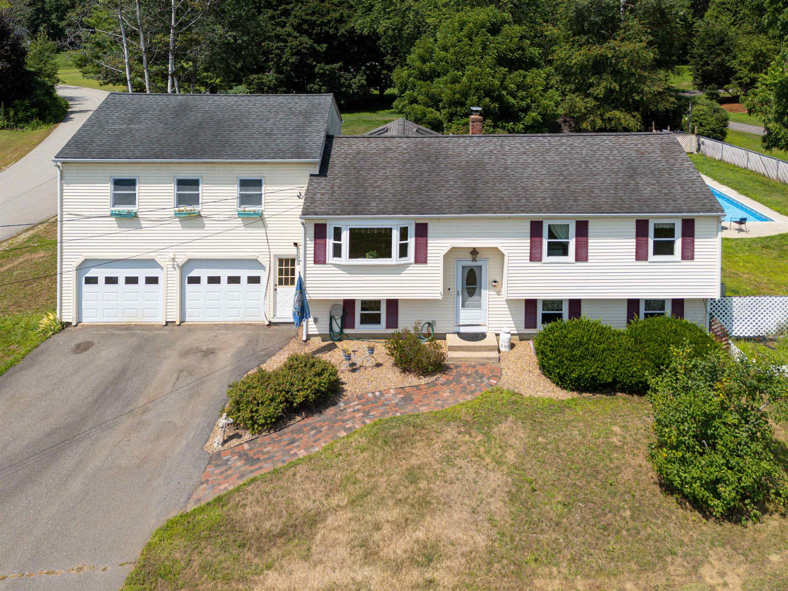 Litchfield, New Hampshire 03052, United States, 3 Bedrooms Bedrooms, ,2 BathroomsBathrooms,Residential,Active,188052