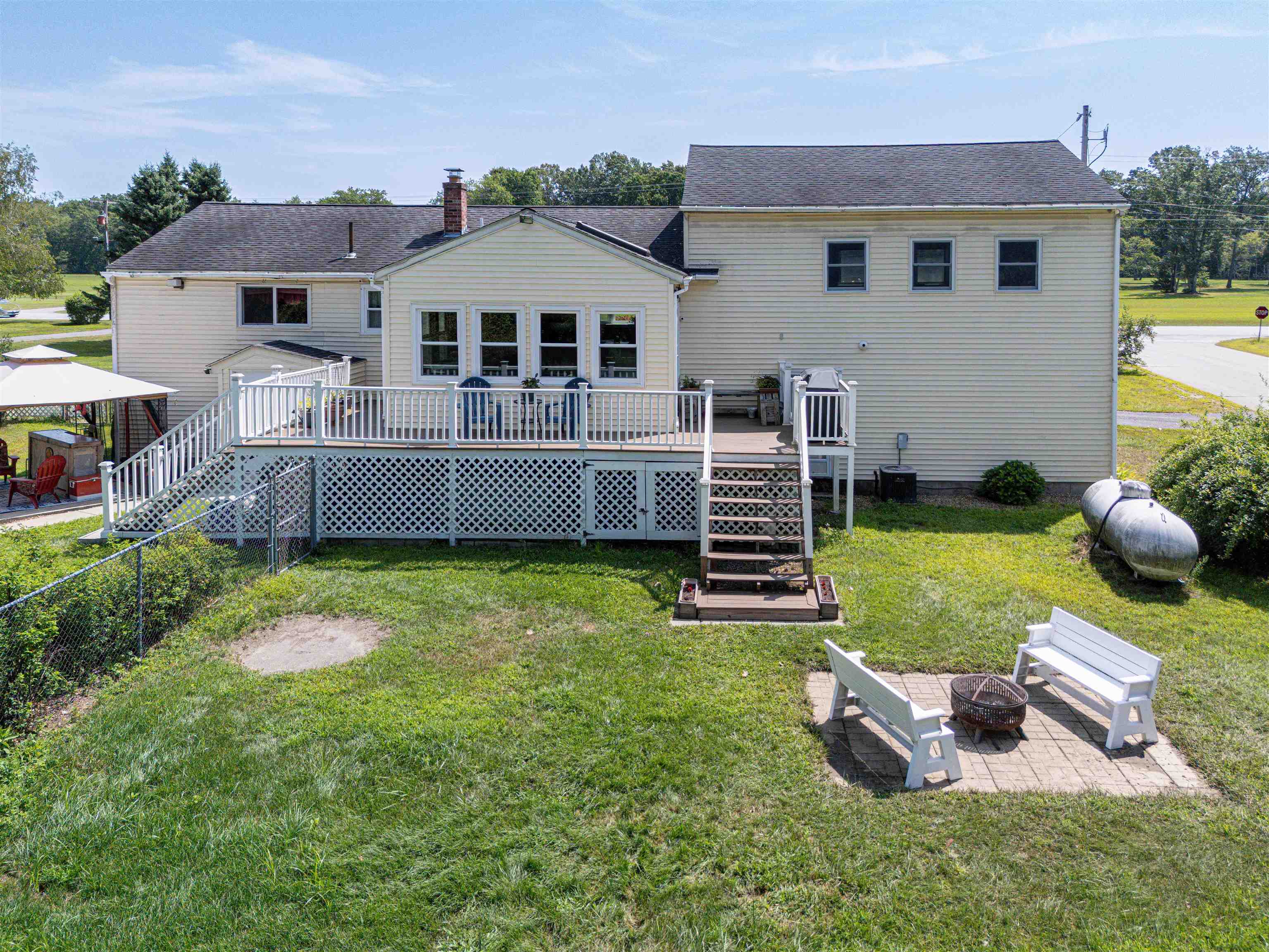 Litchfield, New Hampshire 03052, United States, 3 Bedrooms Bedrooms, ,2 BathroomsBathrooms,Residential,Active,188052