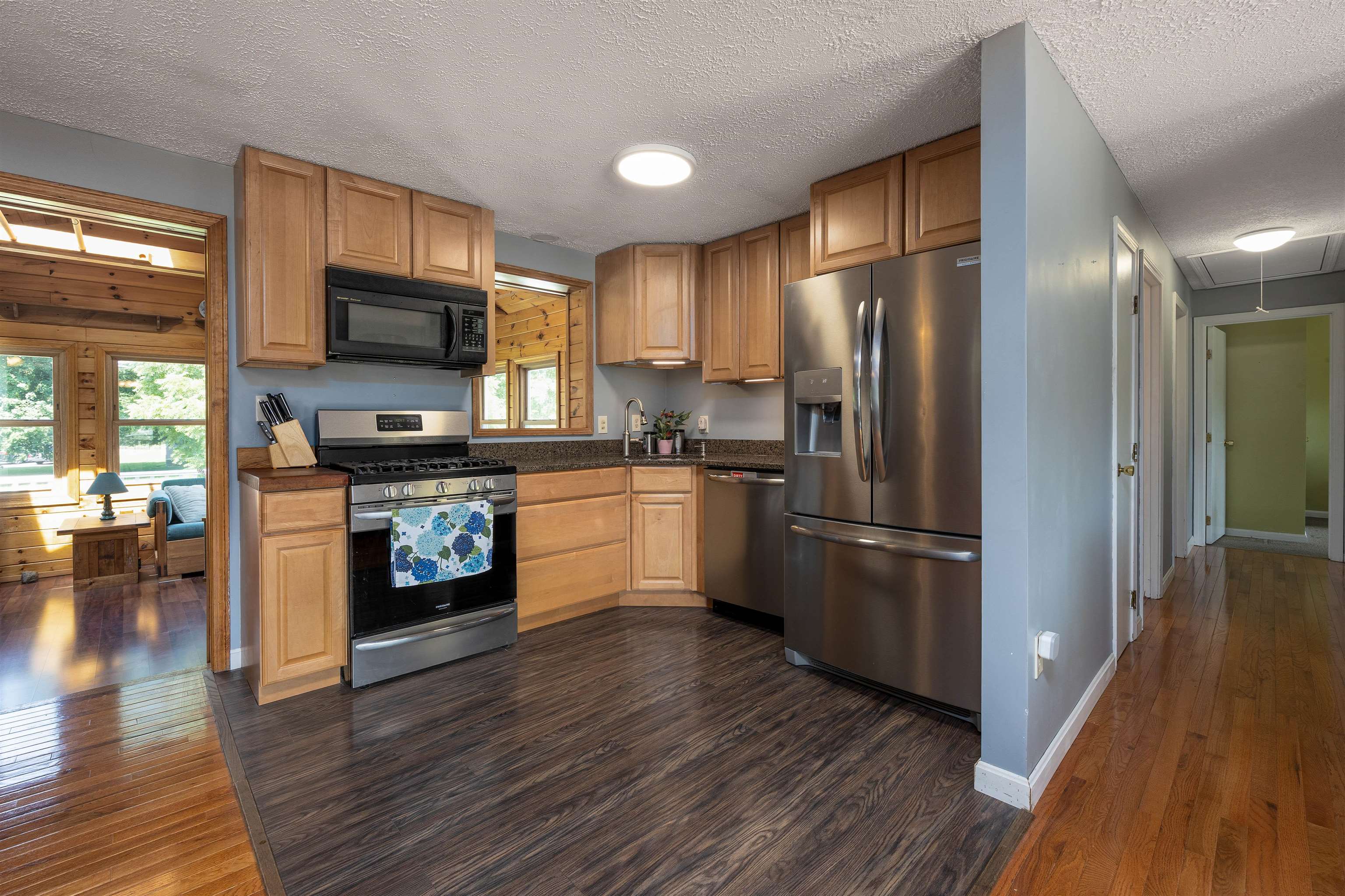 Litchfield, New Hampshire 03052, United States, 3 Bedrooms Bedrooms, ,2 BathroomsBathrooms,Residential,Active,188052