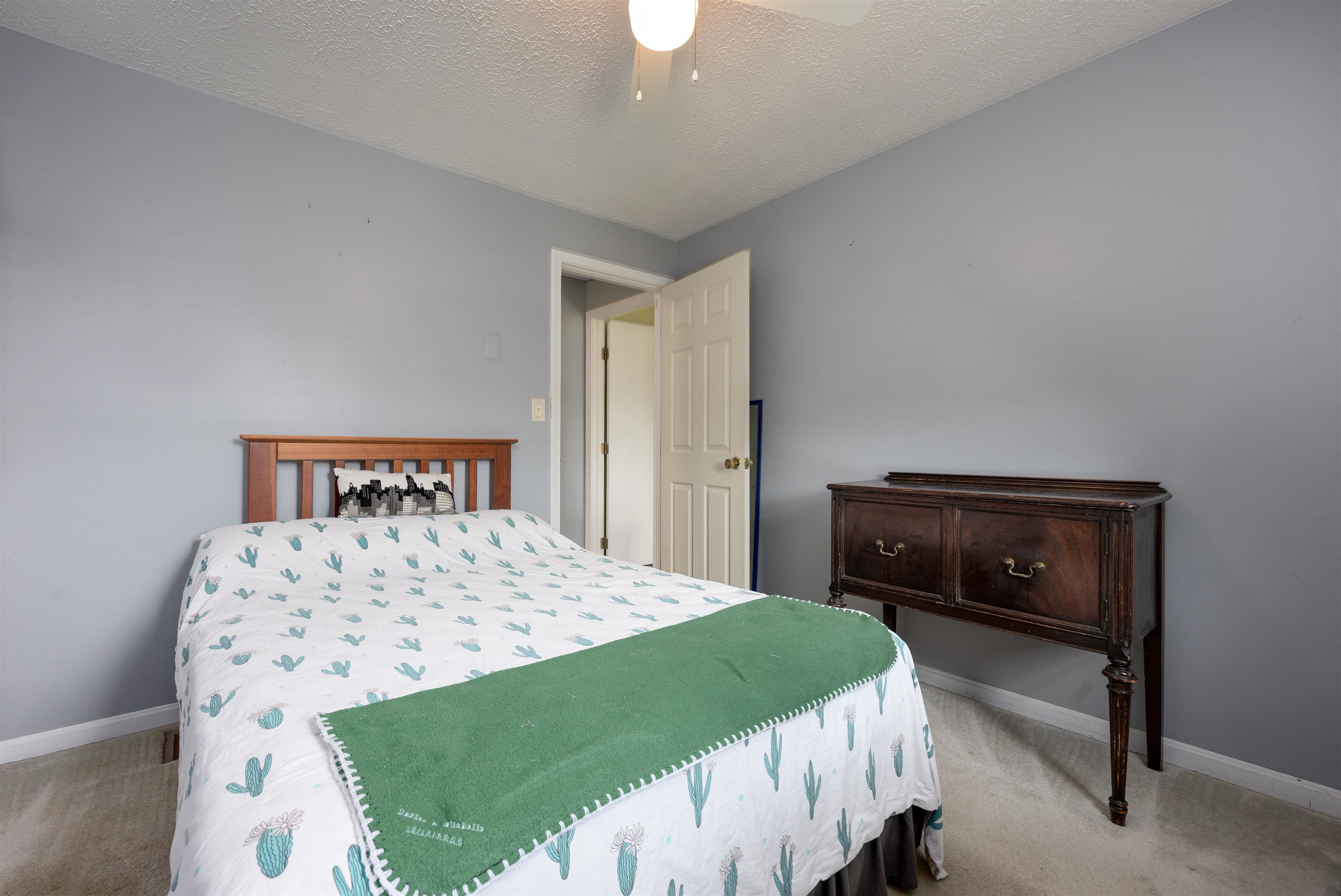 Litchfield, New Hampshire 03052, United States, 3 Bedrooms Bedrooms, ,2 BathroomsBathrooms,Residential,Active,188052