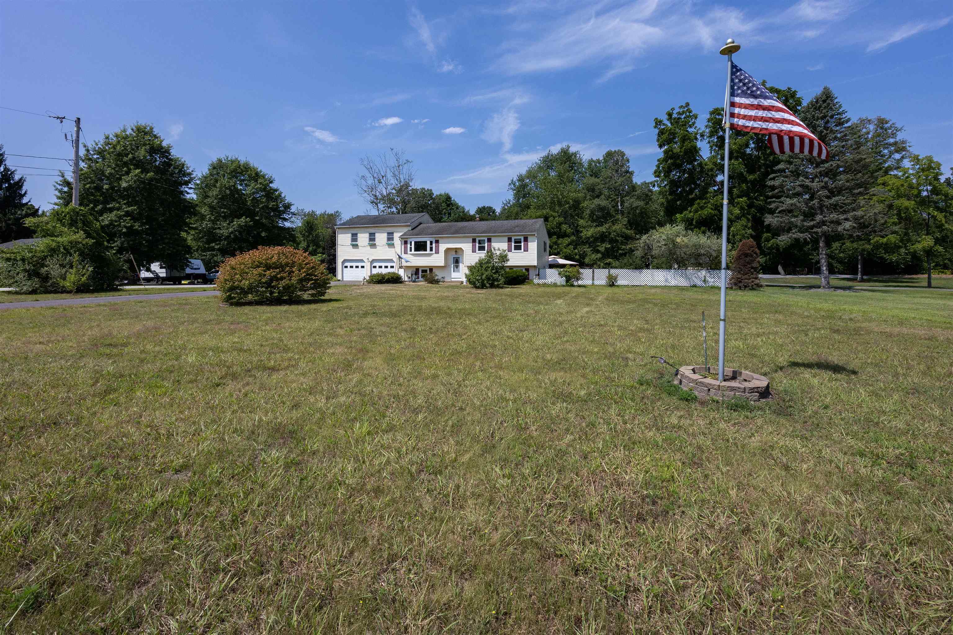 Litchfield, New Hampshire 03052, United States, 3 Bedrooms Bedrooms, ,2 BathroomsBathrooms,Residential,Active,188052